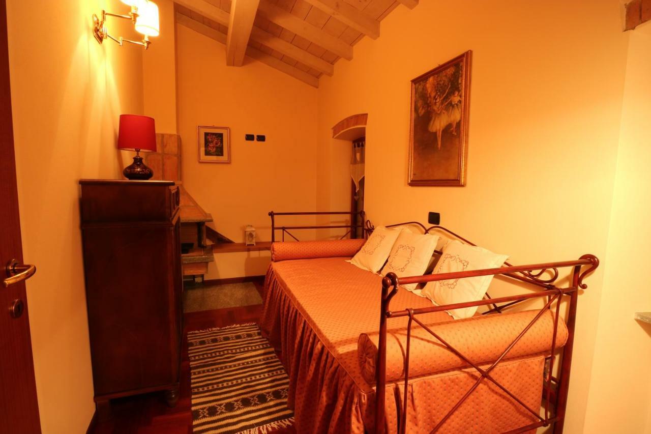 B&B La Corte Suites Salice Terme Dış mekan fotoğraf